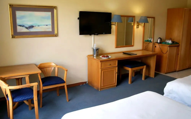 Safari Lodge, Hotel & Convention Centre