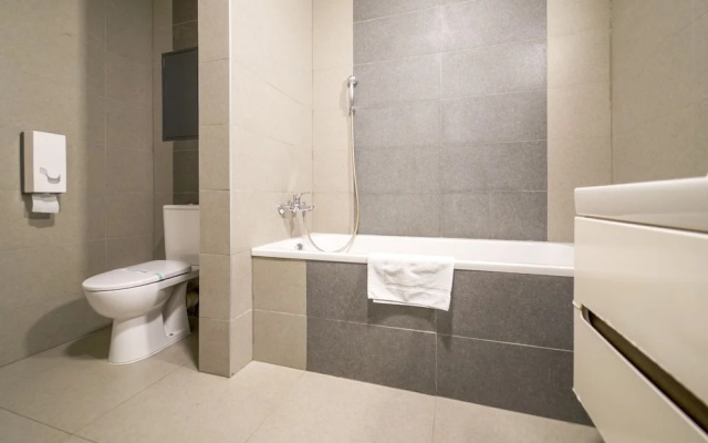 Vesna Convenient Apartment by CHORS