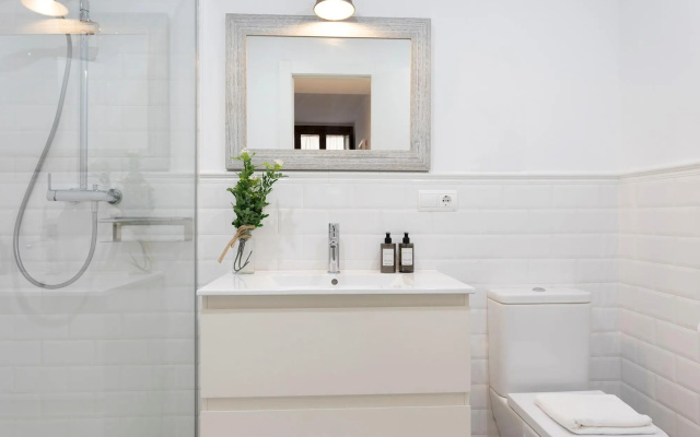 Charming Two-bedroom Apartment Near Cathedral Zacatin 103