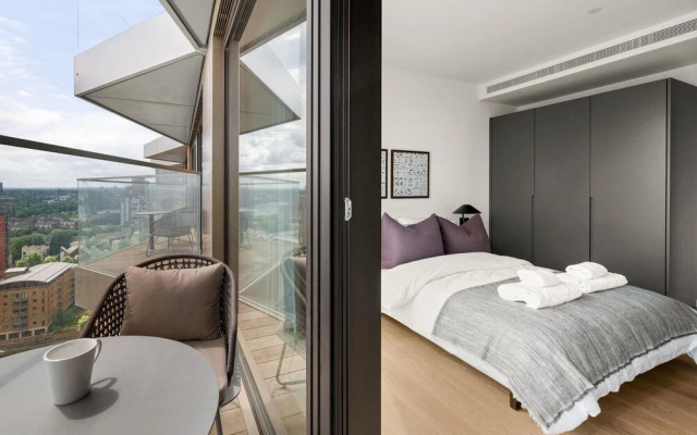 Deluxe two Bedroom Apartment in London s Canary Wharf