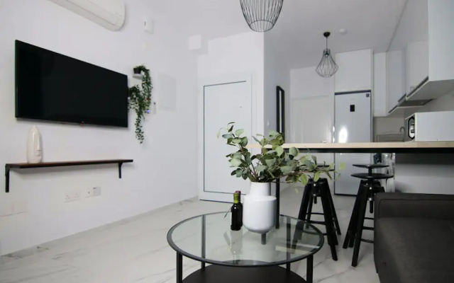 Limnaria 123: Seaside Romantic Flat