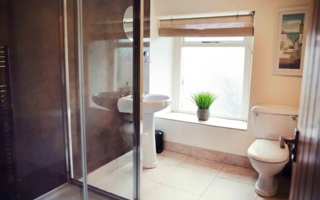 Apartment 25B