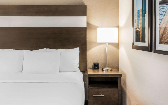 La Quinta Inn and Suites by Wyndham Houston Spring South