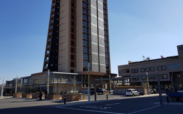 Apartments at Itowers CBD Gaborone in Gaborone, Botswana from 108$, photos, reviews - zenhotels.com