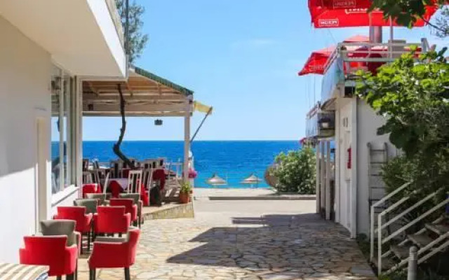 Noan Hotel E Resort