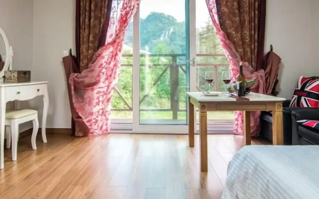 Heidi Pension G House