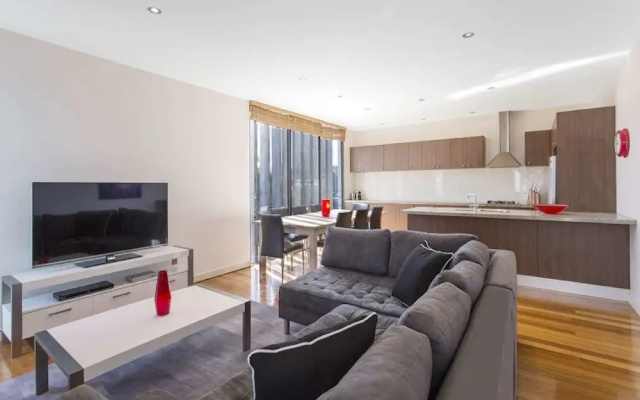 Elwood Townhouse Delight