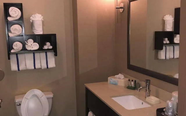 Country View Inn & Suites