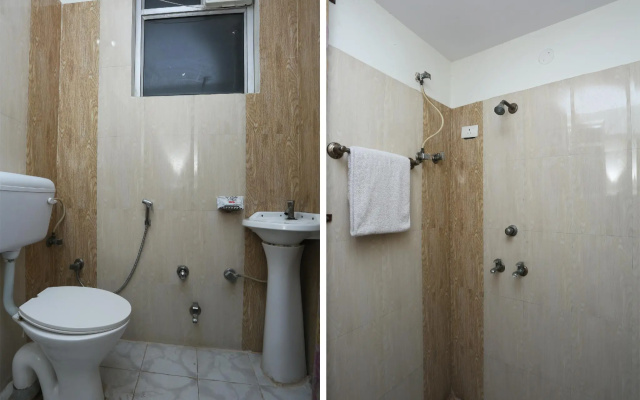 OYO 8869 Hotel-a-firoza