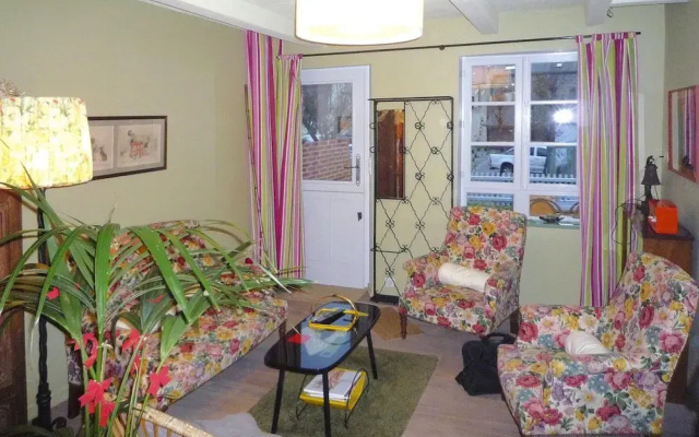 Charming House Near Alabaster Coast Beach
