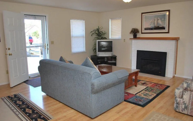 1860 Beach Drive #1