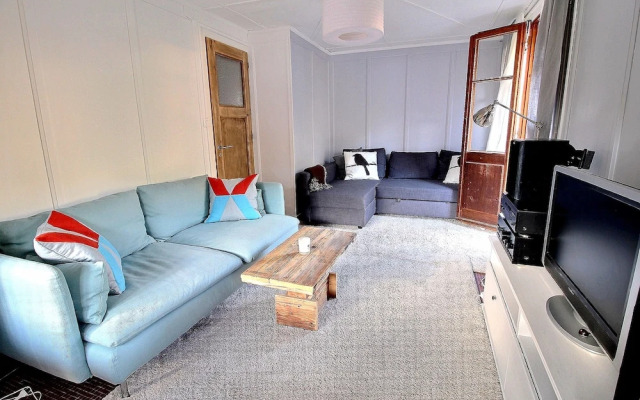 Marmottes - Spacious Apartment of 4.5 Rooms Located Near the Palladium