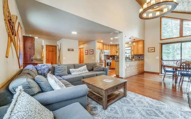 Family-friendly Truckee Cabin in Tahoe Donner!