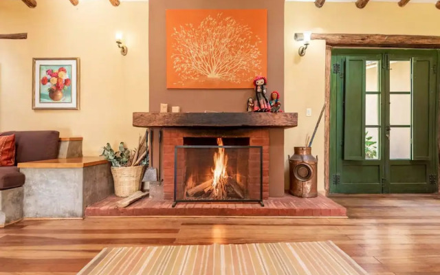 w Peaceful 4BR Villa With Nature View