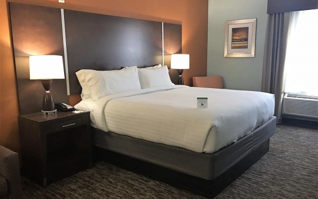 Holiday Inn Express & Suites - North Carmel / Westfield by IHG