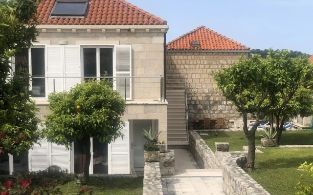 Apartment For 22 Pax In Cavtat