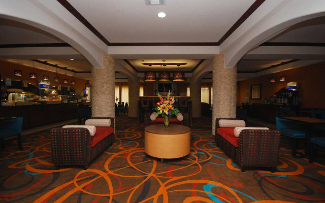 Holiday Inn Express & Suites Gonzales by IHG