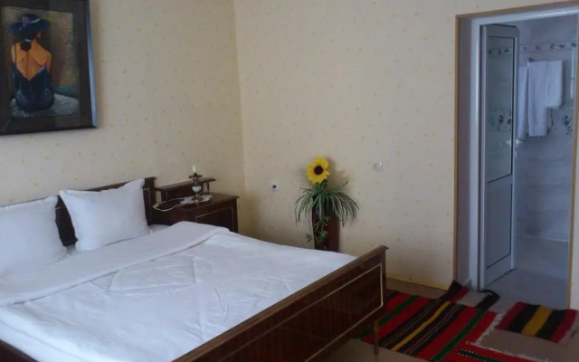 Guest House Stoletnika