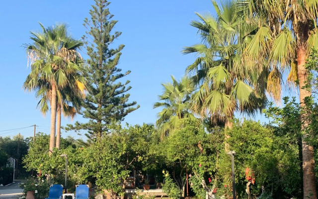 Maros Spitaki in Varipetro