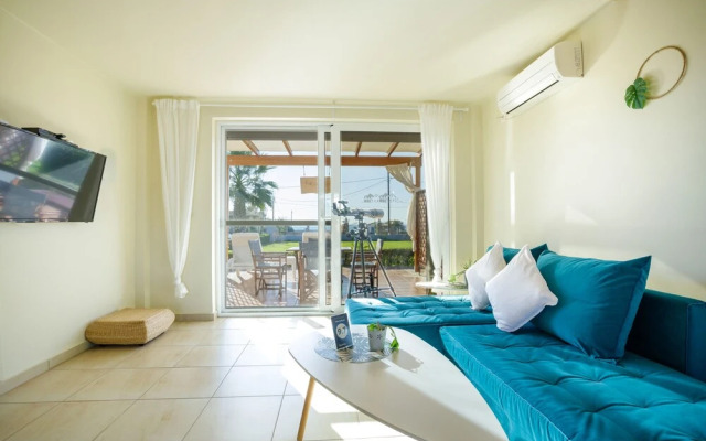 Tropical House Sea View