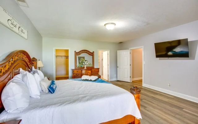 Charming Cadillac Retreat w/ Private Hot Tub!