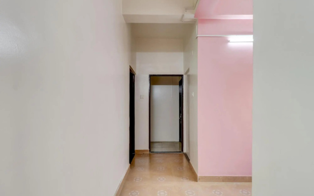 Royal Rest Rooms by OYO Rooms