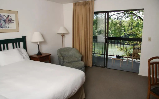 Riverside Inn
