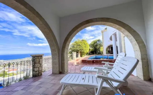 Leroy Party&Event Villas by HolidayKeys
