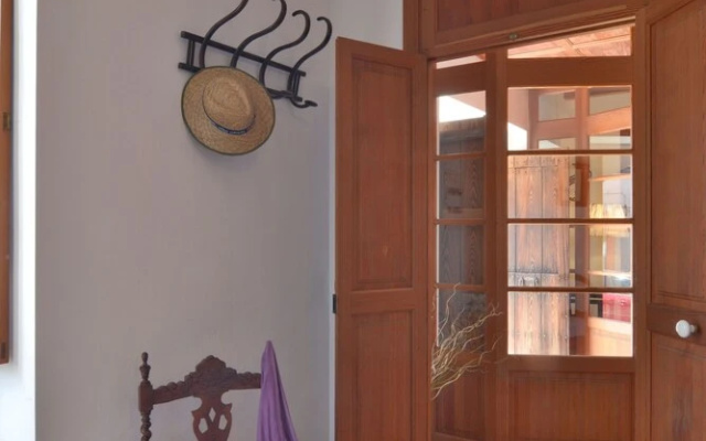Mallorca Town House with Pool Beaches 20 Mints