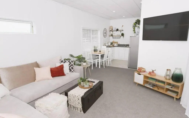 Tiny House Oasis Cambidge-Pool-Hamilton Airport 10mins