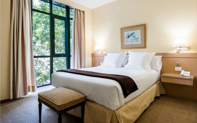 Отель Espahotel Plaza Basilica Мадрид комната для гостей