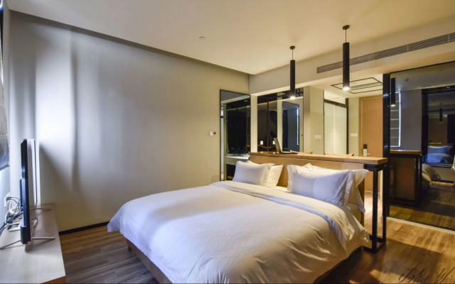 City Inn OCT Loft Branch