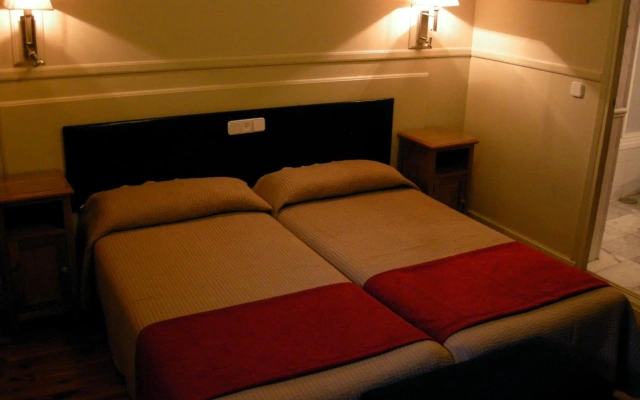Hostal Canovas