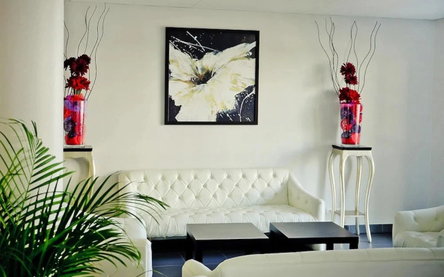 Coastal Stay With Pool in La Baule