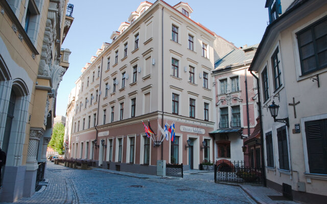 Hotel Justus вид на фасад