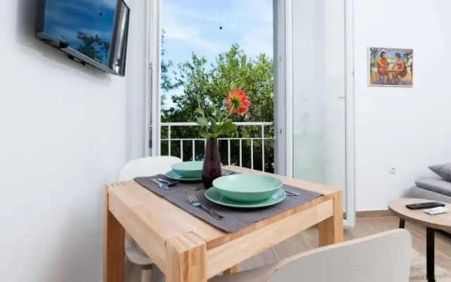 Romantic Studio in Zadar With City and Garden Views