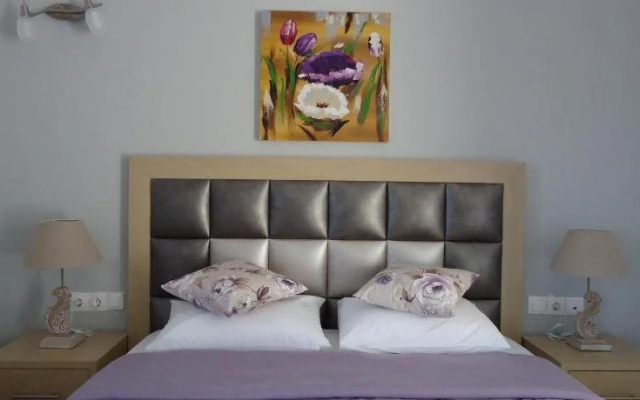 Ritas Place Hotel