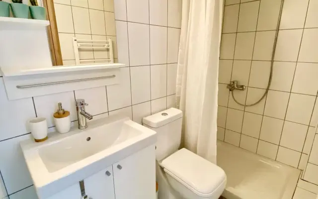 For a genuine Athenian homestay!