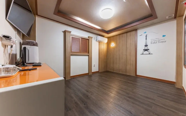 Jecheon Queen Motel