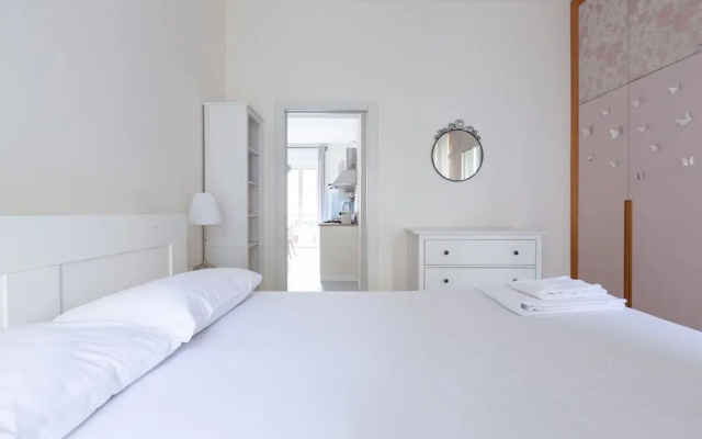 Porta Volta Bright and Roomy Flat