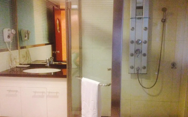 Life Hotel