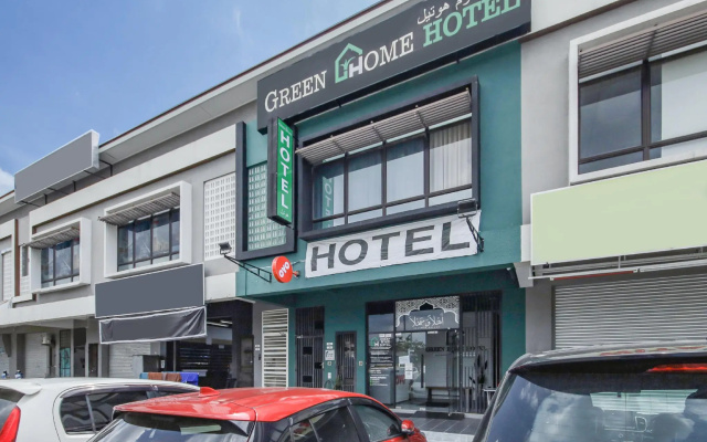 OYO 90399 Green Home Hotel (syariah)