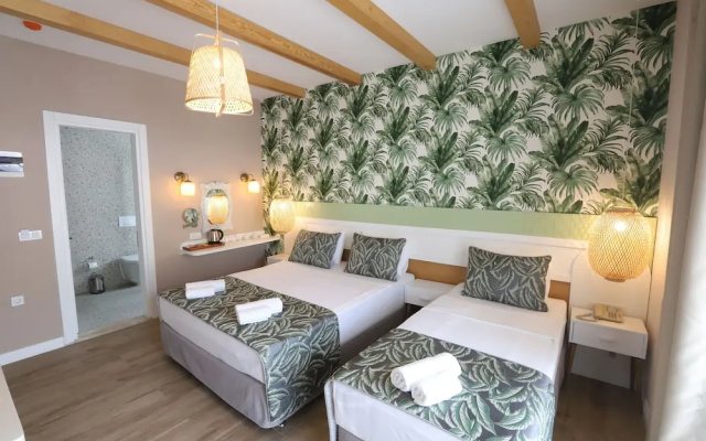 Dolphin Park Hotel
