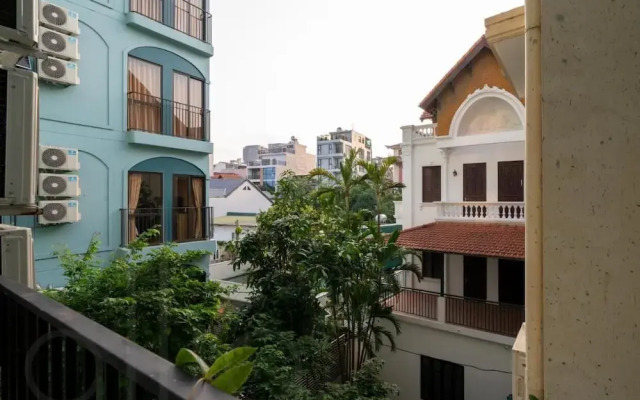 Moonlit Suites Hotel