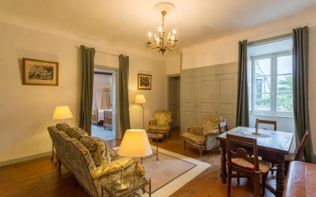 Chateau d'Estrac