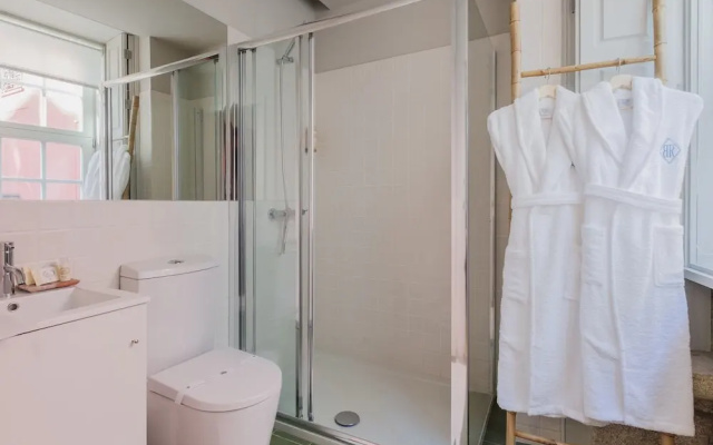Boutique Rentals Flores Exclusive Charm