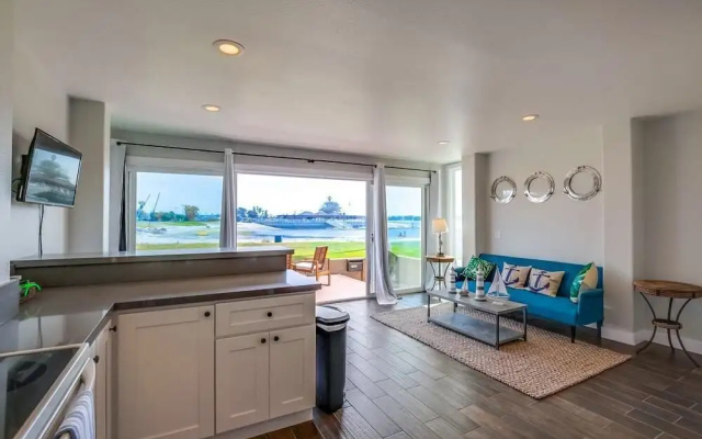 Bay Style 1 - 2 Br Condo