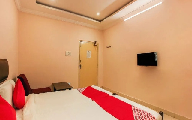 OYO 18591 Hotel Samrat