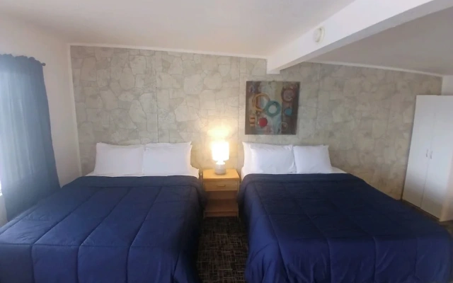 Silver Lakes Inn