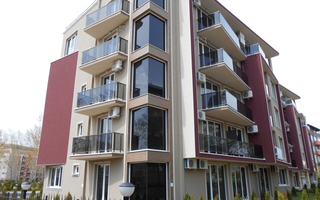 Отель Menada VIP Park Apartments Болгария, Солнечный берег - отзывы, цены и фото номеров - забронировать отель Menada VIP Park Apartments онлайн вид на фасад